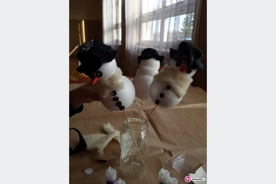 'Artystyczne czwartki – zimowe inspiracje'  w gminnych świetlicach - zdjęcie 4