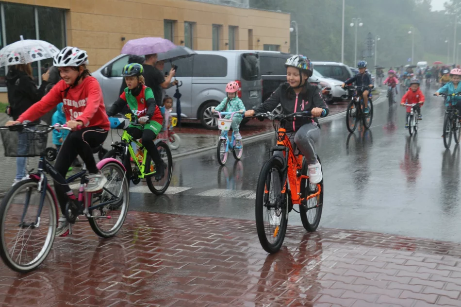 Pogoda nie odstraszyła młodych kolarzy - zdjęcie 6