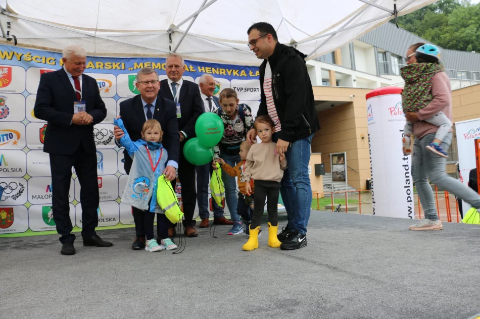 Pogoda nie odstraszyła młodych kolarzy - zdjęcie 9