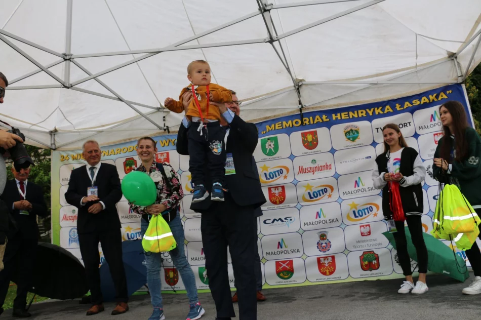 Pogoda nie odstraszyła młodych kolarzy - zdjęcie 12