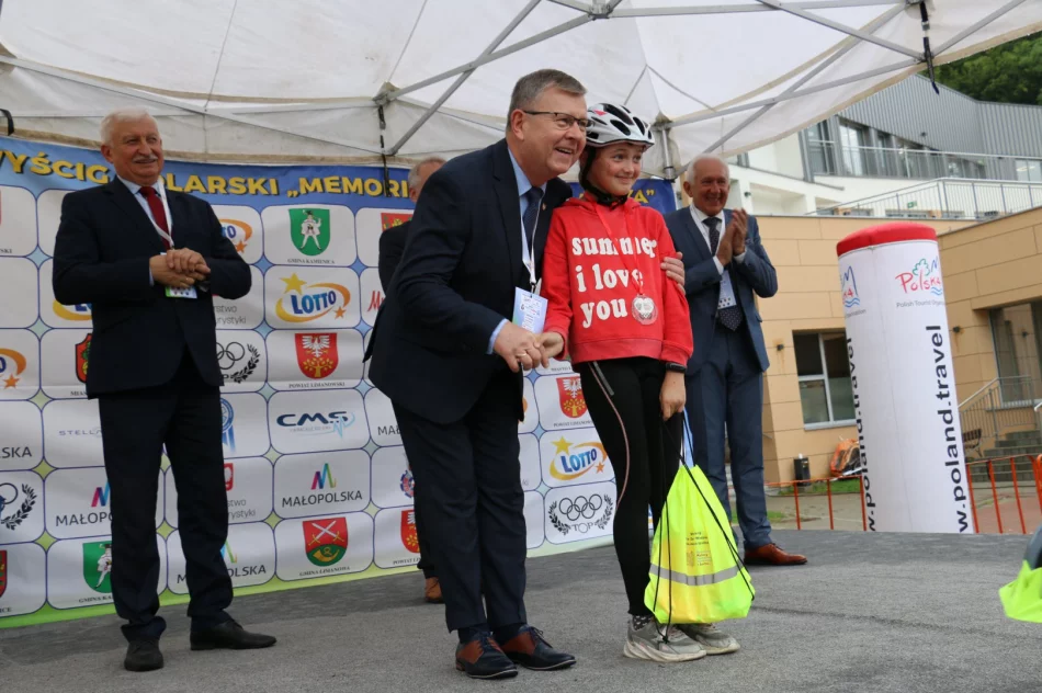 Pogoda nie odstraszyła młodych kolarzy - zdjęcie 13