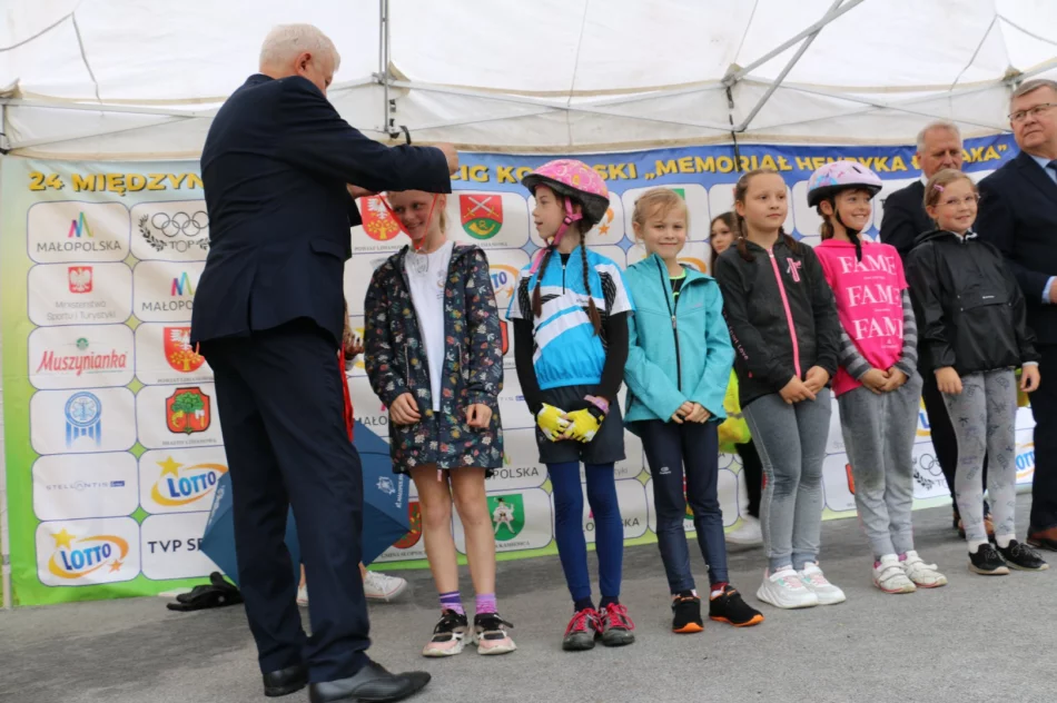 Pogoda nie odstraszyła młodych kolarzy - zdjęcie 16