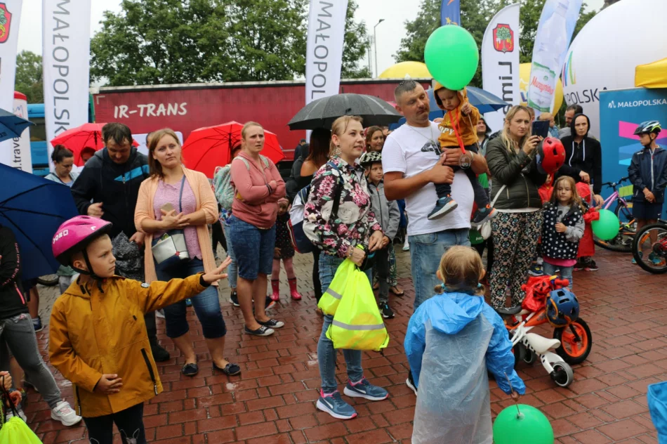 Pogoda nie odstraszyła młodych kolarzy - zdjęcie 20