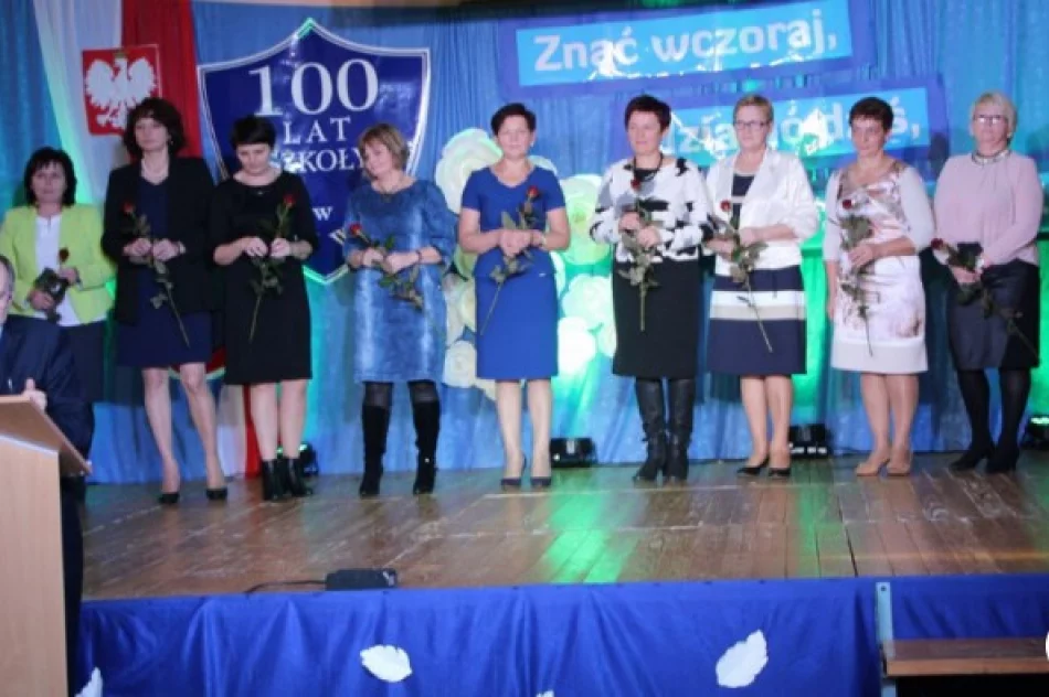 Uroczyście świętowano 100-lecie szkoły w Starej Wsi II - zdjęcie 2