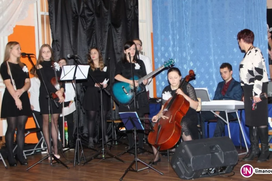 Uroczyście świętowano 100-lecie szkoły w Starej Wsi II - zdjęcie 3