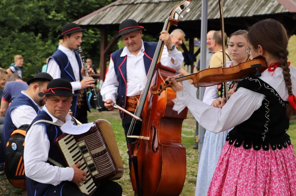 Góra Jaworz zdobyta podczas akcji Odkryj Beskid Wyspowy - zdjęcie 16
