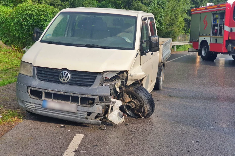 Zderzenie dwóch pojazdów na powiatówce - zdjęcie 2