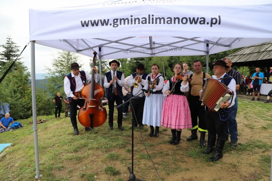 Turyści zgromadzili się na Jaworzu - zdjęcie 6