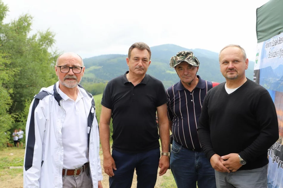 Turyści zgromadzili się na Jaworzu - zdjęcie 7