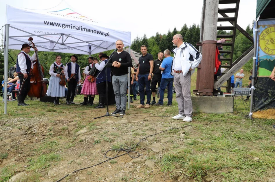 Turyści zgromadzili się na Jaworzu - zdjęcie 10