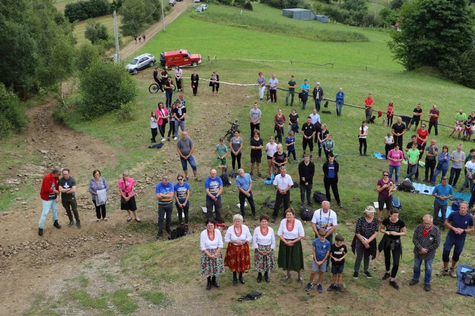 Turyści zgromadzili się na Jaworzu - zdjęcie 20