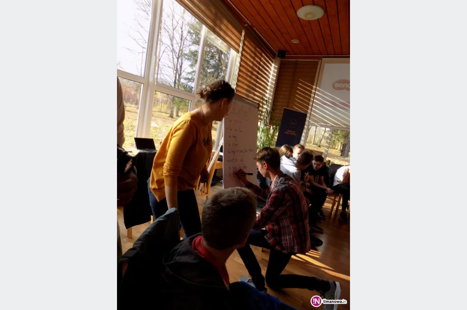 Limanowscy uczniowie na obozie językowym Akademii Młodych Osobowości Youth Master - zdjęcie 3