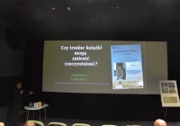 W Miejskiej Bibliotece Publicznej odbyło się spotkanie autorskie z Mateuszem Kęską - zdjęcie główne