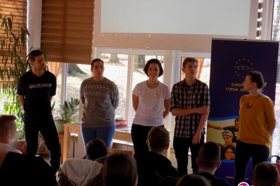 Limanowscy uczniowie na obozie językowym Akademii Młodych Osobowości Youth Master - zdjęcie 4