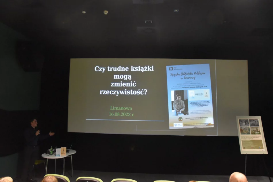 W Miejskiej Bibliotece Publicznej odbyło się spotkanie autorskie z Mateuszem Kęską - zdjęcie 5