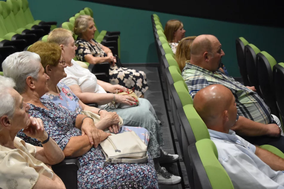 W Miejskiej Bibliotece Publicznej odbyło się spotkanie autorskie z Mateuszem Kęską - zdjęcie 6