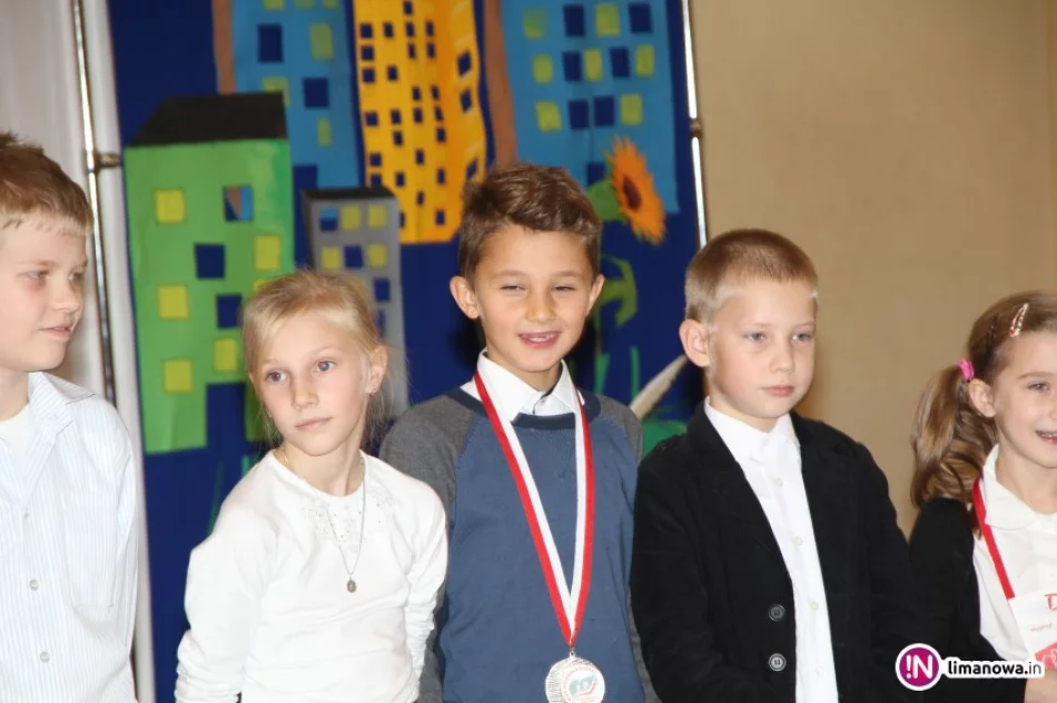 Akademia z okazji Odzyskania Niepodległości oraz ślubowanie kl. I gimnazjum - zdjęcie 4