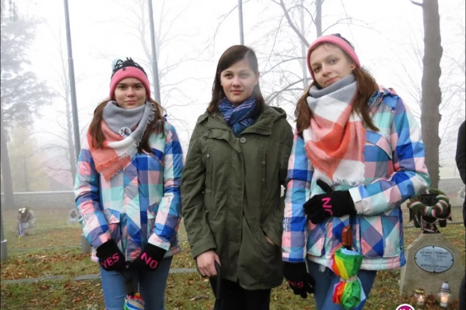 Listopadowa niedziela jabłonieckim cmentarzu - zdjęcie 4