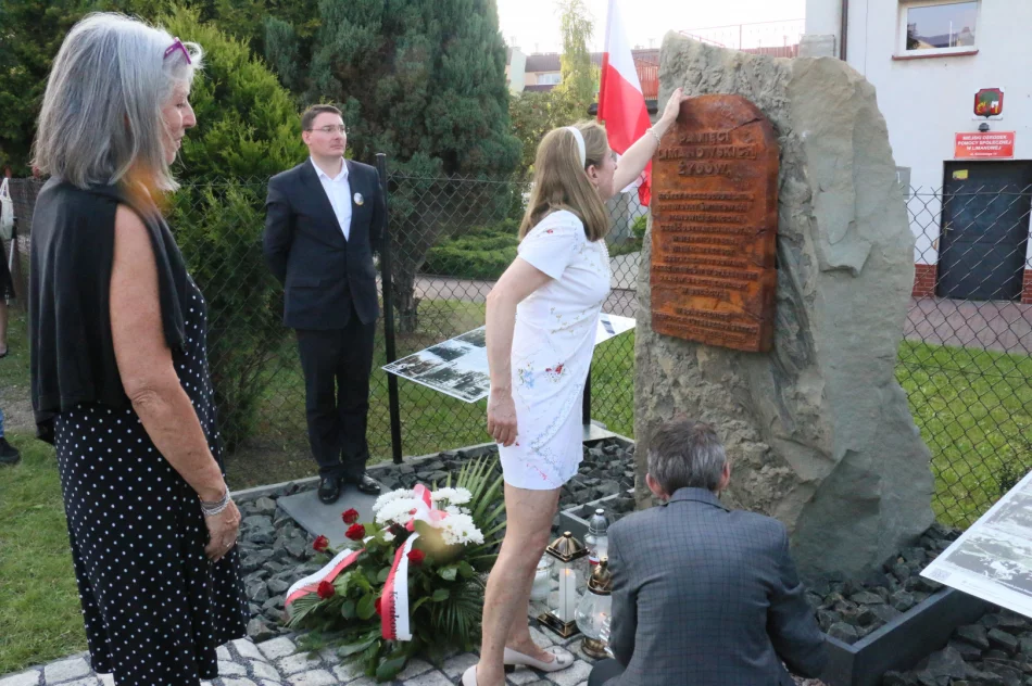 W 80. rocznicę likwidacji getta w Limanowej odsłonięto „Głaz pamięci” - zdjęcie 20