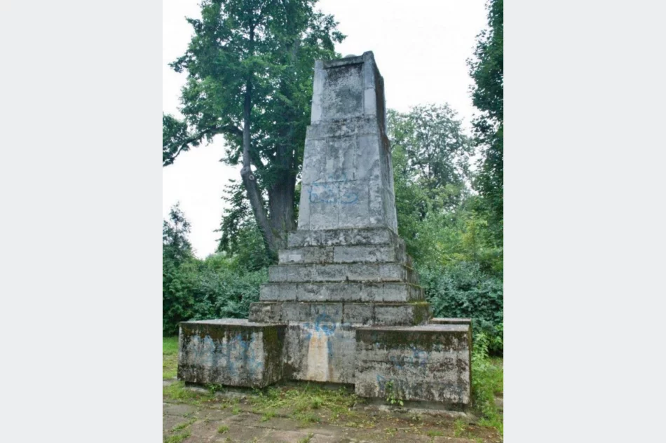 Usuwają sowieckie pomniki. Limanowa zrobiła to już 8 lat temu - zdjęcie 2