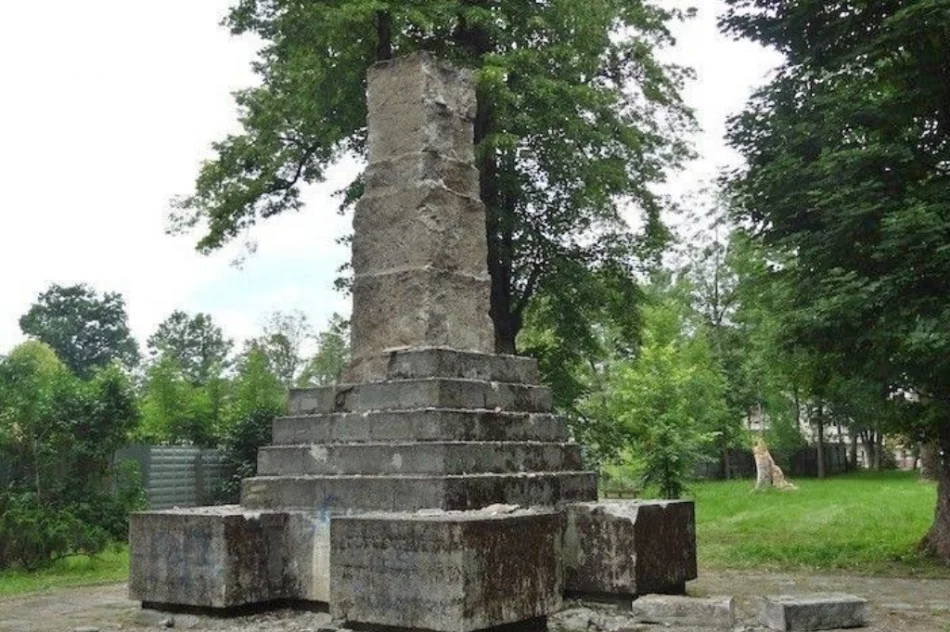 Usuwają sowieckie pomniki. Limanowa zrobiła to już 8 lat temu - zdjęcie 3