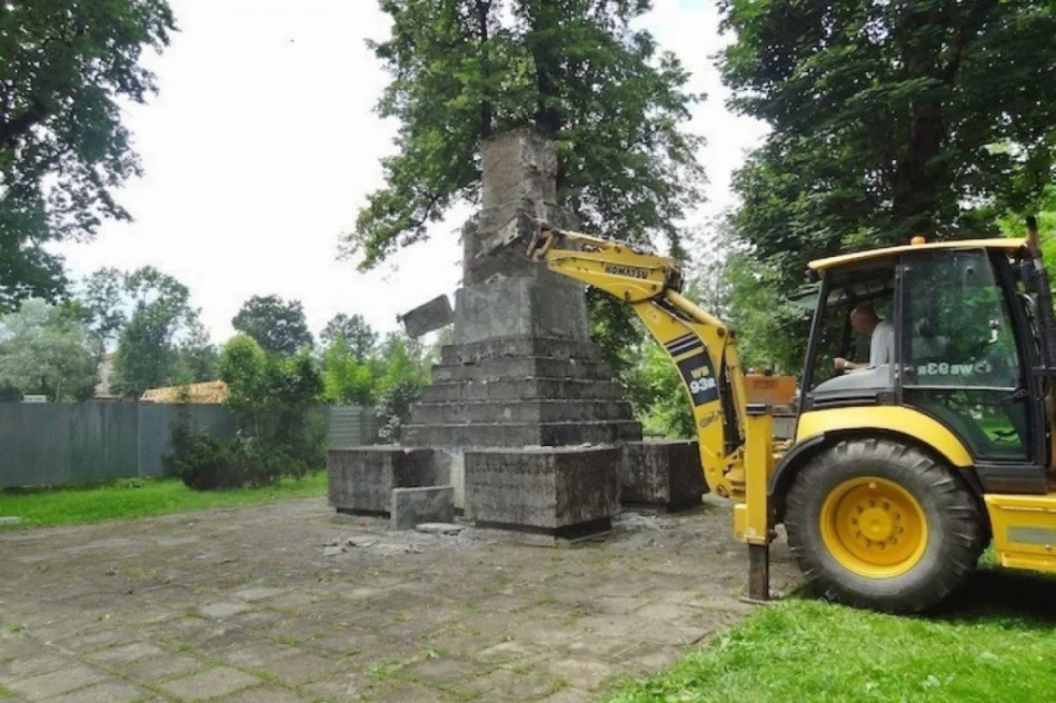 Usuwają sowieckie pomniki. Limanowa zrobiła to już 8 lat temu - zdjęcie 5