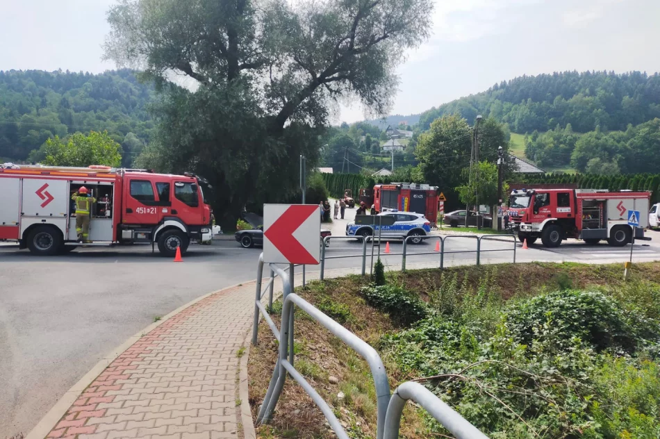 Zderzenie pojazdów na skrzyżowaniu - zdjęcie 3