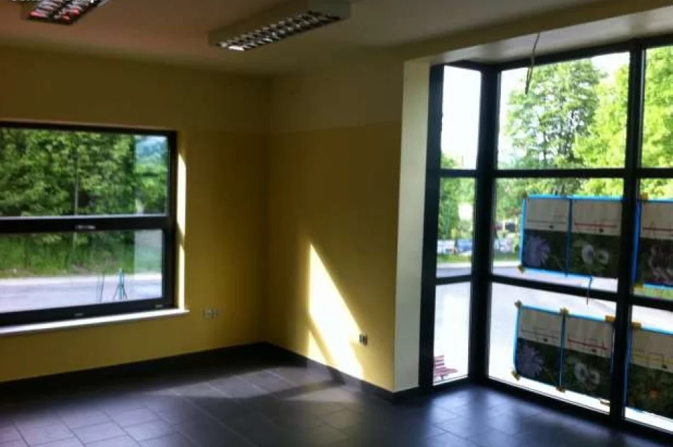 wynajmę lokale w centrum Niedźwiedzia - zdjęcie 3