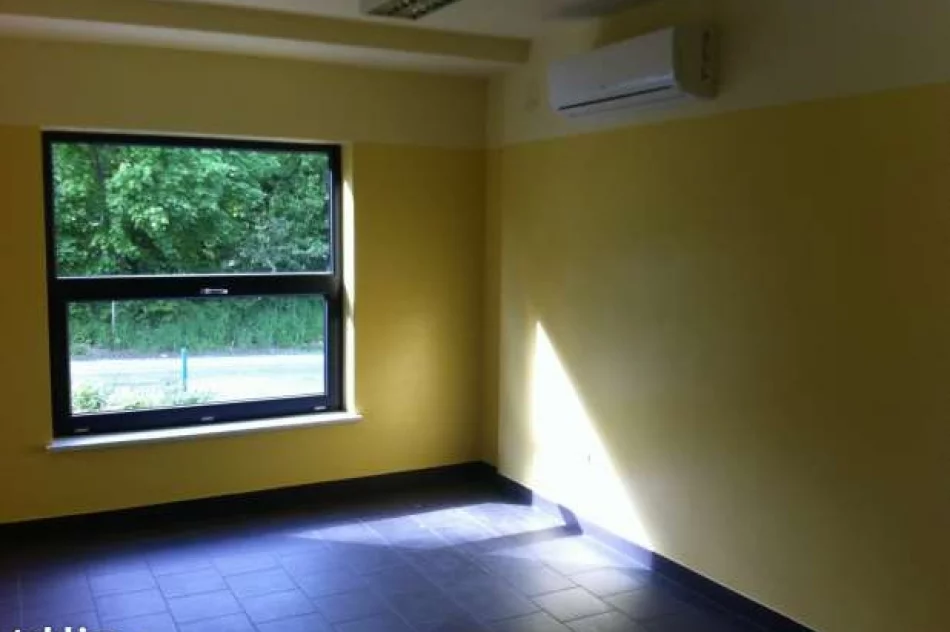 wynajmę lokale w centrum Niedźwiedzia - zdjęcie 4