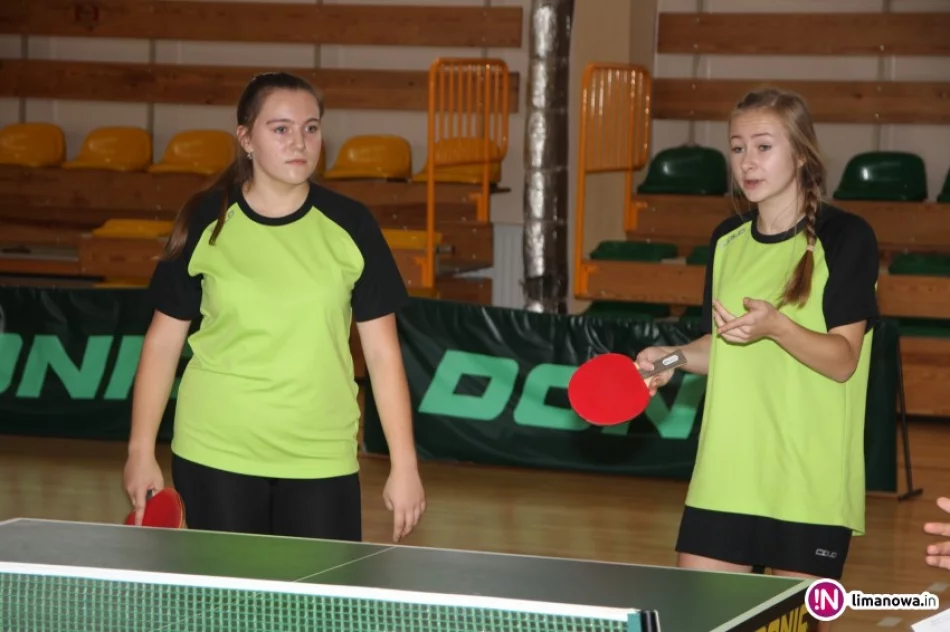 Mistrzostwa gminy szkół gimnazjalnych w tenisie stołowym - zdjęcie 3