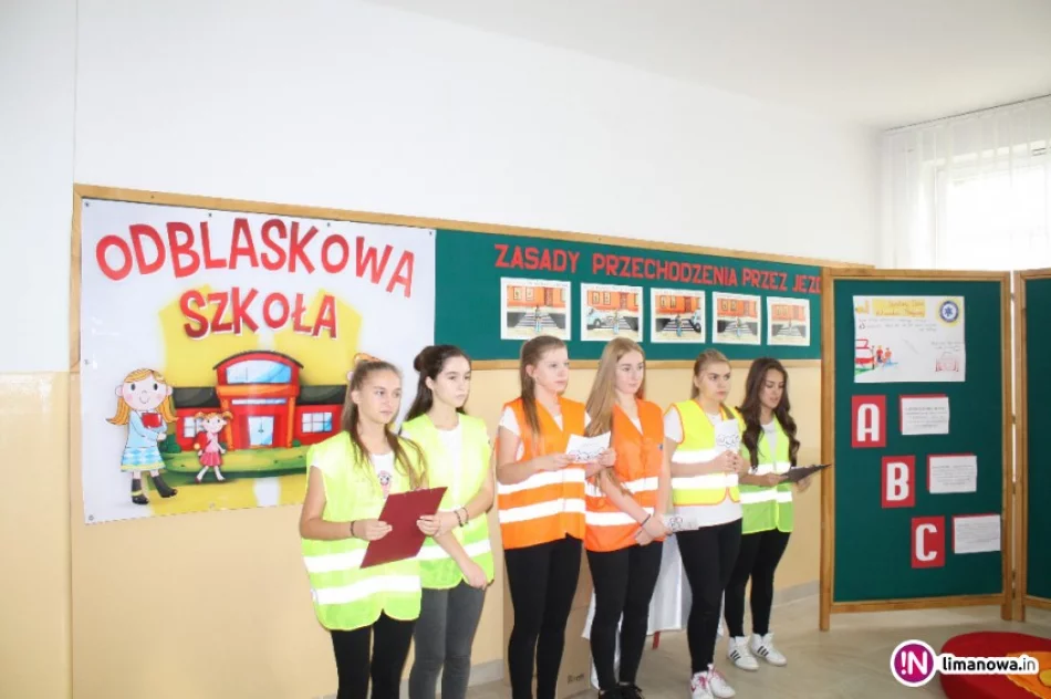 Zespół Szkół nr 1 w Męcinie w konkursie „ODBLASKOWA SZKOŁA” - zdjęcie 2