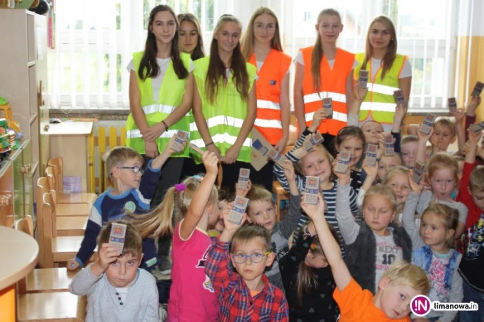 Zespół Szkół nr 1 w Męcinie w konkursie „ODBLASKOWA SZKOŁA” - zdjęcie 4