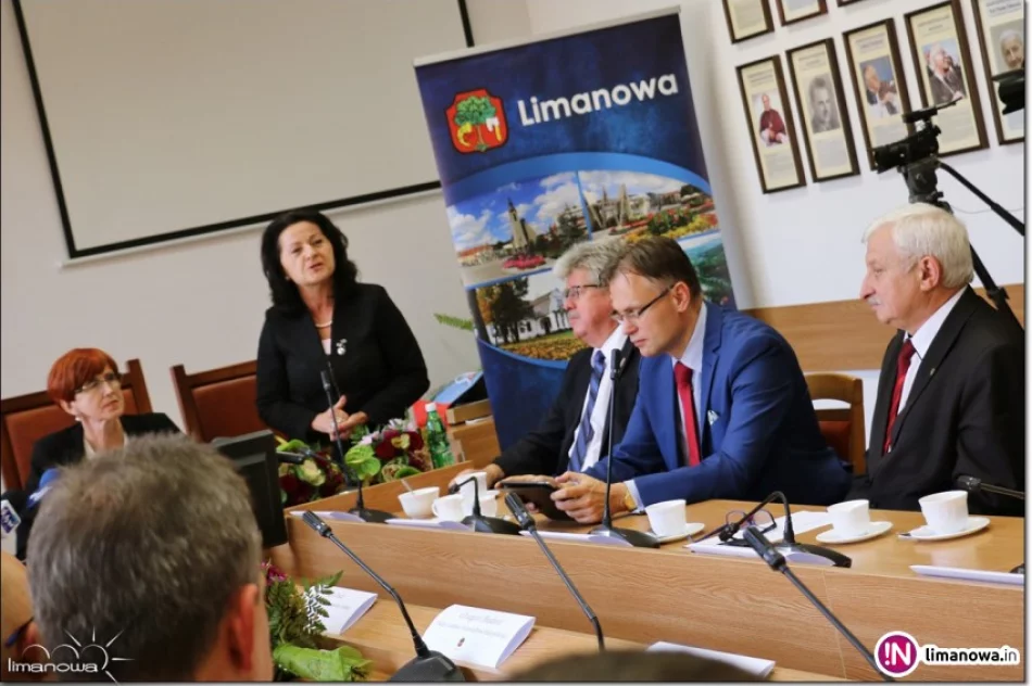 Spotkanie z Minister Rodziny, Pracy i Polityki Społecznej Elżbietą Rafalską - zdjęcie 2