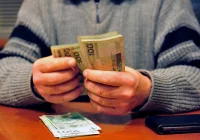 Emeryci zadłużeni na niemal 10,4 mld zł, rekordzista ma 77,5 mln zł długu - zdjęcie główne