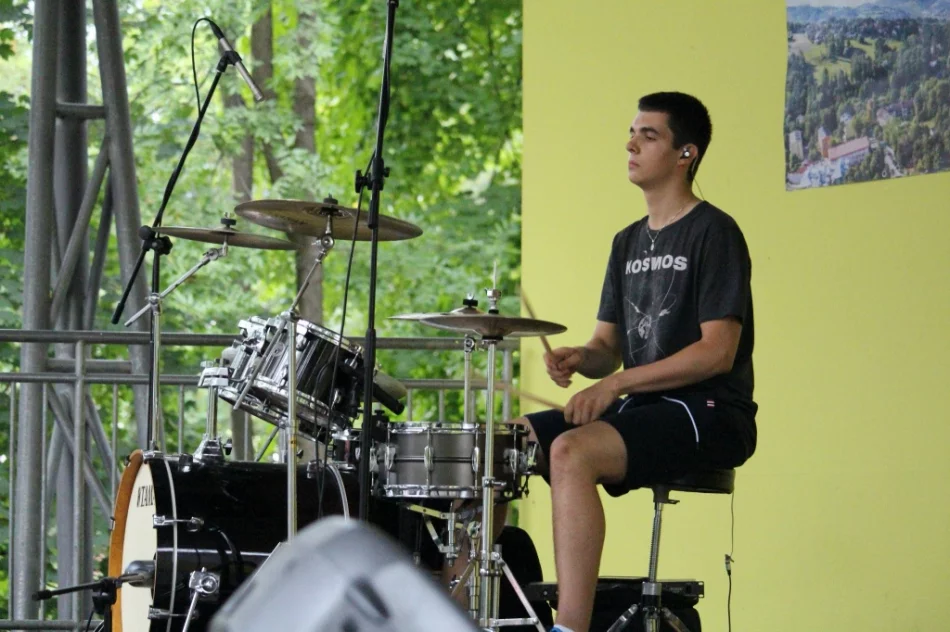 Rockowe muzykowanie w parku - zdjęcie 4