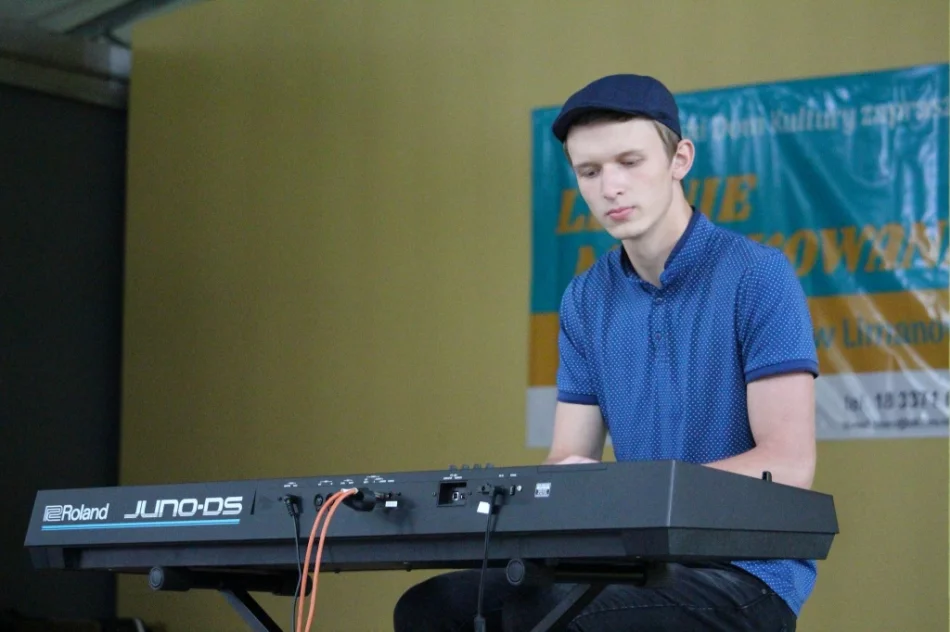 Rockowe muzykowanie w parku - zdjęcie 12