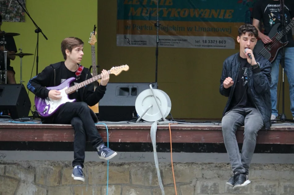 Rockowe muzykowanie w parku - zdjęcie 13