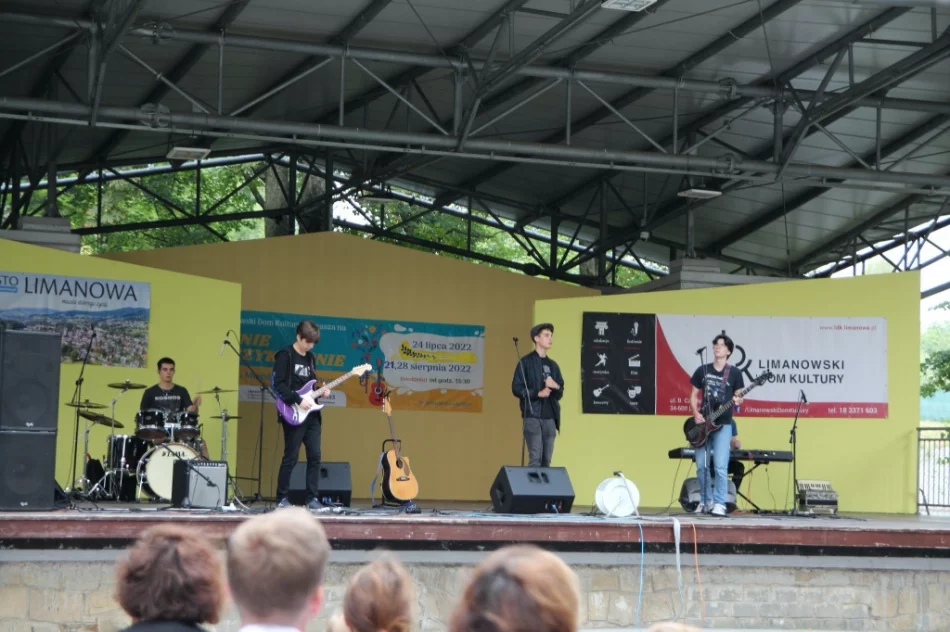 Rockowe muzykowanie w parku - zdjęcie 14