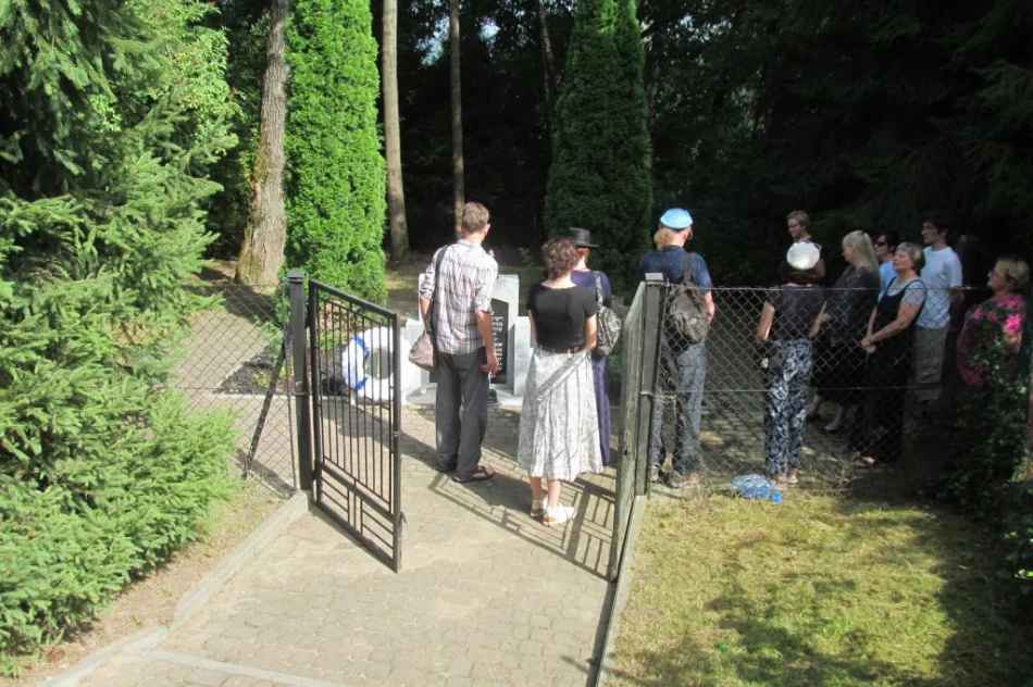 Potomkowie jedynej ocalałej przyjechali na miejsce niemieckiej zbrodni - zdjęcie 4