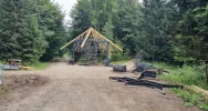 Budowa na szczycie trwa. Kolejne transporty śmigłowcem - zdjęcie 5