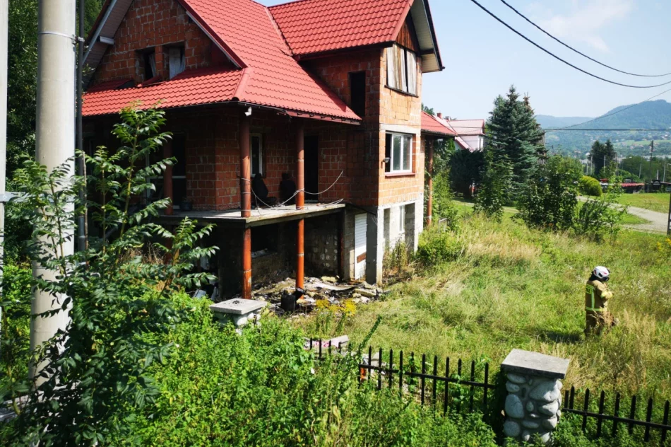 Pożar obok pustostanu - zdjęcie 3