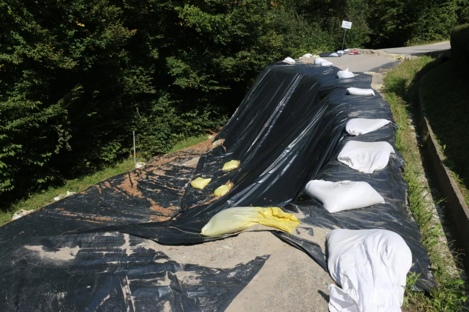 Stabilizacja osuwisk – dotacja dla Miasta na wykonanie dokumentacji: budowlanej osuwiska przy ul. Paderewskiego oraz geologicznej osuwiska przy ul. Bystrej - zdjęcie 2