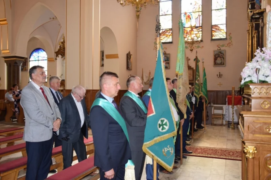 Oddano hołd ofiarom starć z policją - zdjęcie 3