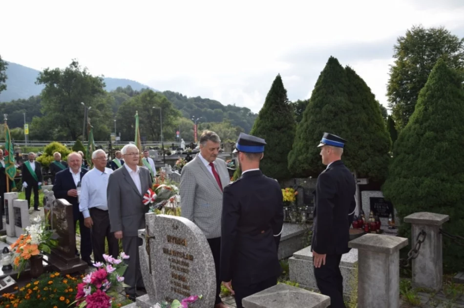 Oddano hołd ofiarom starć z policją - zdjęcie 14