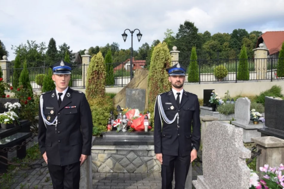 Oddano hołd ofiarom starć z policją - zdjęcie 15
