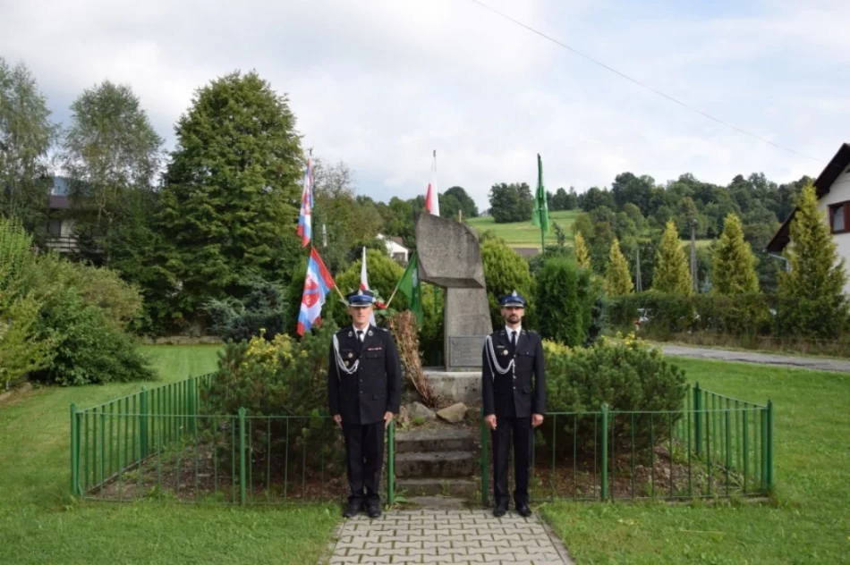 Oddano hołd ofiarom starć z policją - zdjęcie 16