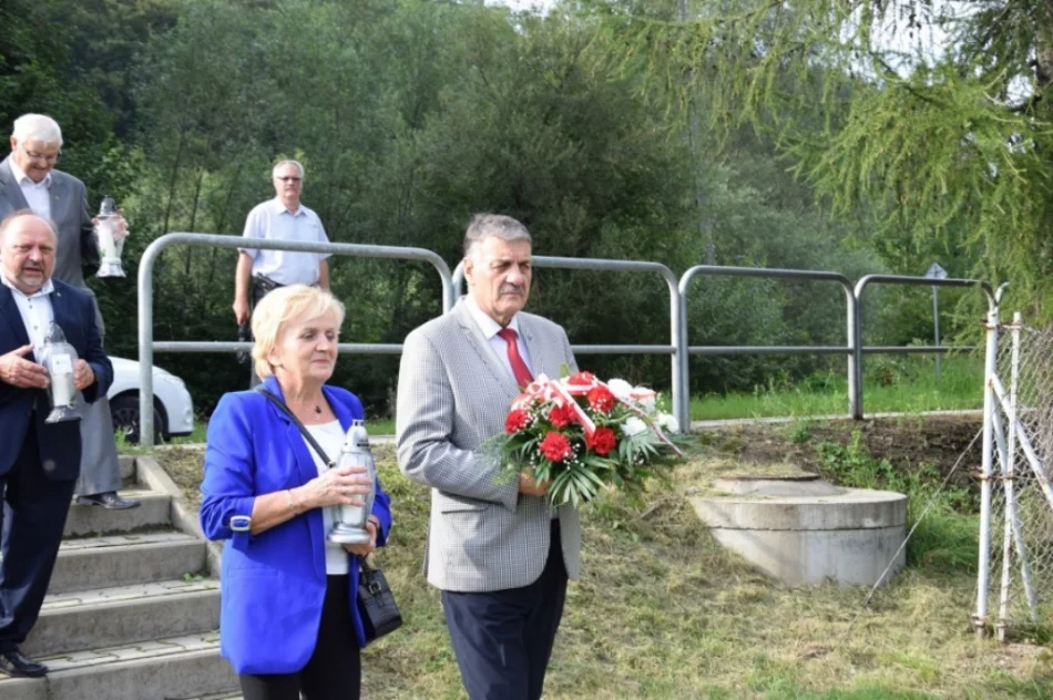 Oddano hołd ofiarom starć z policją - zdjęcie 18
