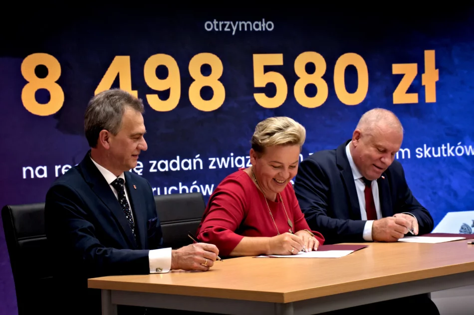 Pieniądze dla powiatu na odbudowę drogi - zdjęcie 3