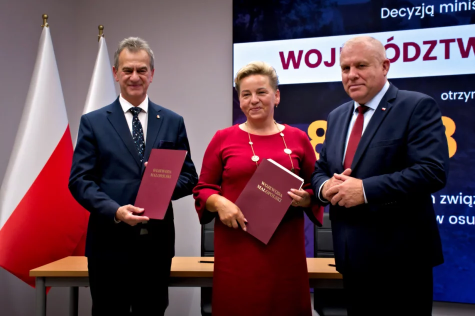 Pieniądze dla powiatu na odbudowę drogi - zdjęcie 4