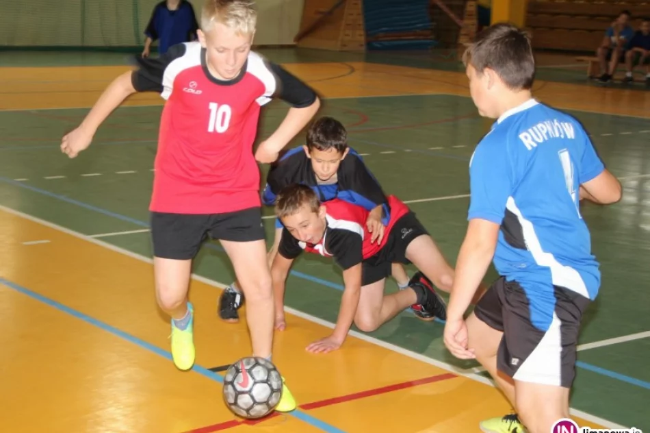 Chłopcy z Siekierczyny Mistrzami Halowej Piłki Nożnej! - zdjęcie 2